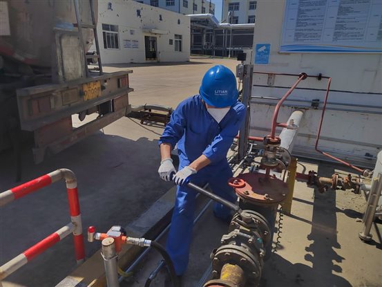 5957515f2860d8bec5728c6a7f6f71bd